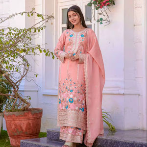 Conjunto de Pantalones Palazzo Bordados en Seda Chinon Royal Bloom – Colección Festiva Premium - Product Image 5