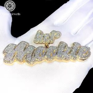 Charm_Jewells Colgante de Moissanita Chapado en Oro de 22K con Micro Pavé, Letra Personalizada, Estilo Hiphop, Regalo Unisex - Product Image 1