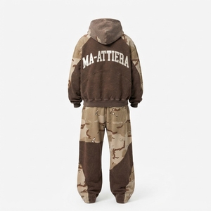 Ensemble de survêtement à capuche zippé pour homme, marron beige camouflage, coupe ample, empiècements contrastants, style streetwear, personnalisable OEM ODM, vente en gros - Product Image 4