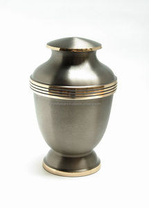 Urna de cremación de latón personalizada al por mayor con grabado de mariposa urnas de cremación de metal para cenizas humanas y Mascotas - Product Image 6