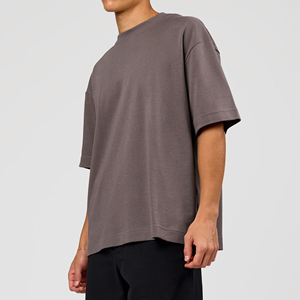 Camiseta de algodón de manga corta con cuello redondo para hombre, estilo casual, de punto teñido liso, con logo serigrafiado, talla grande, color liso - Product Image 5