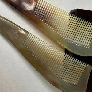 Peine de Cuerno de Color Natural para Todo Tipo de Cabello, Decoración Artesanal Exclusiva para el Hogar de Tayyab Handicraft de la India - Product Image 4