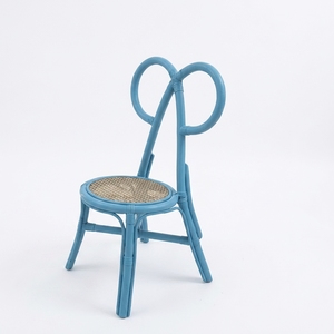 Silla Infantil Moderna de Ratán Hecha a Mano al por Mayor, Muebles Cómodos y Elegantes para Cuarto de Juegos, Asiento con Respaldo de Flecha Azul - Product Image 1