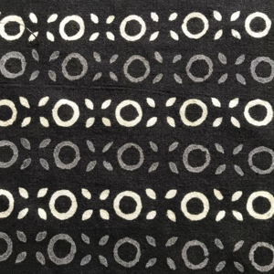 Tissu en coton imprimé à la main en gros – Tissu indien en coton à motifs géométriques cercles noirs et blancs pour fournisseurs de vêtements et de textiles - Product Image 1