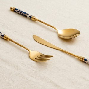 Ensemble de couverts de luxe en acier inoxydable avec manche en résine, cuillère, fourchette, couteau, vaisselle de table réutilisable pour les fêtes - Product Image 3