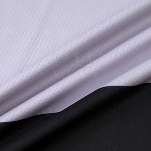 Uniforme de Baloncesto Premium para Hombre con Pantalones Cortos, Ropa Deportiva Ligera y Duradera, Perfecta para Atletas Jóvenes y Jugadores Adultos - Product Image 4