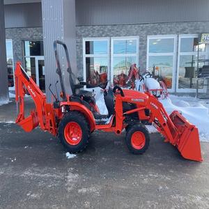 Tractor de jardín Kubota B2301 4WD usado en buen estado con cargador y excavadora, perfecto para pequeñas explotaciones agrícolas y paisajismo. - Product Image 6