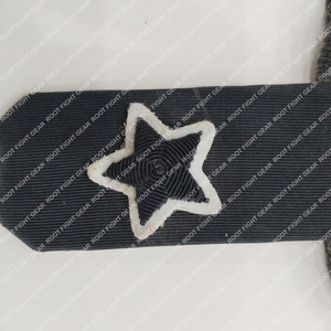 Écussons brodés personnalisés de qualité supérieure, épaulettes et franges en soie noire pour la promotion - Product Image 3