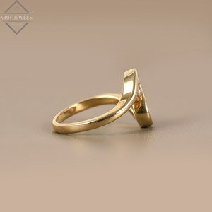 Anillo de Eternidad de Diamantes en Zigzag de Lujo en Oro Amarillo con Piedra Redonda, Anillo de Boda Chevron, Joyería para Mujer, Regalo - Product Image 3