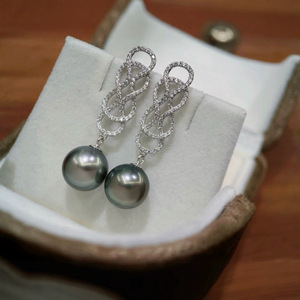 Pendientes Colgantes de Plata S925 con Perlas Naturales de Agua Dulce, Estilo Cubo de Agua de Lujo con Perla Edison de Luz Intensa, Diseño Fino - Product Image 1