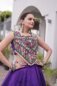 Lehenga Choli en soie brodée violette avec imprimé palmier, longueur ras du sol, tenue de mariage traditionnelle pour femmes, Inde, Pakistan - Product Image 4