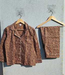 Ensemble de pyjama pour femmes en coton à imprimé floral, vêtements de détente faits à la main avec col en V, fermeture à cordon, manches longues, doux et respirant - Product Image 5