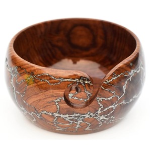 Cuenco Redondo de Madera para Hilos con Patrón de Vetas Naturales, Hecho a Mano para Tejer y Hacer Ganchillo, Diseño Simple y Duradero - Product Image 5
