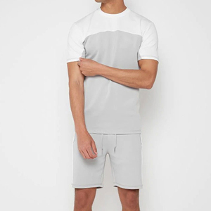 Ensemble 2 pièces chemise et short pour homme, taille élastique ample, longueur genou, en coton/polyester, avec logo personnalisé, vente en gros pour l'été - Product Image 1