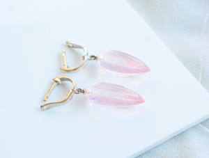 Boucles d'oreilles en argent sterling avec quartz rose de qualité standard, style tendance et luxueux - Product Image 3