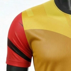 Camiseta de Manga Corta con Cuello Redondo y Estampado Geométrico Amarillo y Rojo para Hombre, de Secado Rápido, Tejida, Deportiva, Corte Regular - Product Image 6
