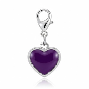 Proveedor de dijes de metal esmaltado personalizados con forma de corazón y piedra de nacimiento del mes. - Product Image 5