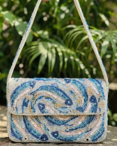 Bolso de Hombro Rosa Bordado con Cuentas de Alta Demanda, Diseño Floral Moderno, Bandolera, Cartera de Moda para Mujer, Bolso de Noche Bohemio - Product Image 4
