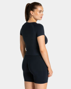 Camiseta Negra de Mujer de Primera Calidad, 100% Algodón, Manga Raglán, Corte Ajustado, con Logotipo Personalizado y Apliques - Product Image 2