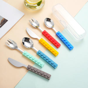 Divertidos utensilios de silicona para niños pequeños, juego de cubiertos con mango de silicona, tenedor, cuchara, cuchillo con estuche de viaje - Product Image 1