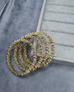 Bracelets en or antique plaqué or avec pierres taillées en forme de poire et zircone cubique pour femmes, bracelets ethniques traditionnels pour les fêtes, fabricants de bracelets. - Product Image 3