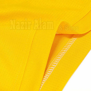 Tenue de basketball élégante pour hommes avec short en jersey respirant, vêtements de sport légers et durables, parfaits pour l'entraînement et les matchs - Product Image 3