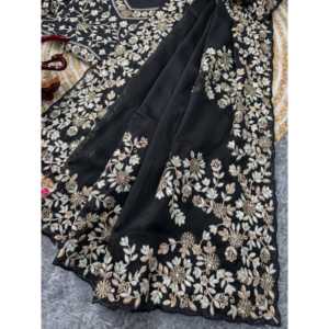 Hermoso Sari de Fiesta para Mujer con Bordado de Lentejuelas y Zari - Product Image 4