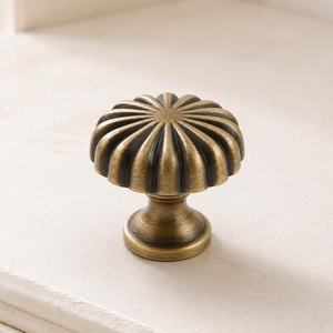 Poignées de meuble en laiton antique, tirants de tiroir vintage, poignées de meuble classiques, quincaillerie de placard rétro, décoratives pour commodes de cuisine - Product Image 5