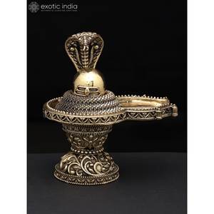 Shivalinga de latón pequeño hecho a mano de 4 pulgadas con escultura Superfina Naag para regalos y templos hechos en la India - Product Image 1
