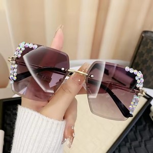 High-End Women's <b>Sunglasses</b> <b>Sunglasses</b> Luxury Star-Studded Glasses Popular UV-Blocking <b>Sunglasses</b> - Product Image 3