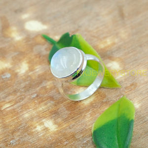 แหวนมูนสโตนสีฟ้า แหวนเงินแท้ 925 แหวนดีไซน์แฮนด์เมด แหวนพลอย แหวนมูนสโตน เครื่องประดับมูนสโตน ของขวัญคริสต์มาส - Product Image 6