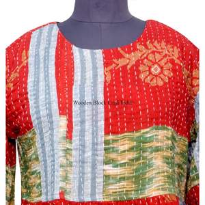 Robe indienne Kantha faite à la main pour femmes, robe vintage Kantha multicolore, robe de chambre en coton, col rond, manches longues. - Product Image 3
