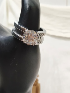 Bague en argent 925 avec diamant taille ronde serti griffe |   Bague de fiançailles classique |   Cadeau d'anniversaire de mariage pour elle - Product Image 4