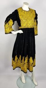 Vestido corto afgano hecho a mano con borlas multicolor, incrustaciones de espejos intrincadas y auténtico patrón tribal Kuchi. - Product Image 6