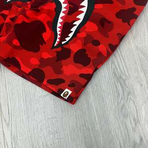 Trickey's <b>Men</b> <b>Red</b> Camouflage Shark Print Sportswear <b>Shorts</b> Elastic Waist Mid Rise Sublimation Printed Street Style 100% - Product Image 6