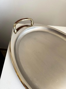 Plateau de service en acier inoxydable avec poignées, finition polie, design moderne, durable et compatible lave-vaisselle, idéal pour les fêtes et la décoration intérieure - Product Image 2