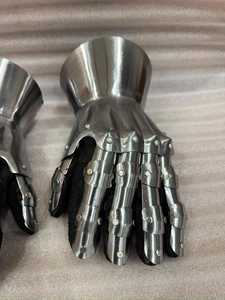 Gants d'armure en acier inoxydable plaqués argent, style médiéval, design gothique, artisanat métallique soudé personnalisé - Product Image 4