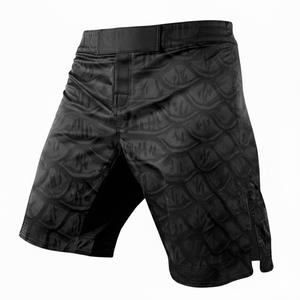 Shorts de combat MMA personnalisés pour hommes, design noir embossé, shorts d'entraînement OEM - Product Image 1