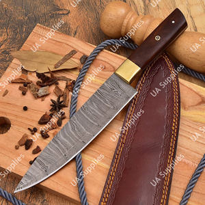 Couteau de Chef Professionnel en Acier Damas de Qualité Industrielle 8 pouces avec Embout en Laiton, Manche Ergonomique en Bois de Rose et Étui en Cuir - Product Image 2