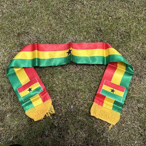 Bufanda de fútbol para aficionados con construcción duradera, textura suave y colores vibrantes, adecuada para partidos y celebraciones. - Product Image 3