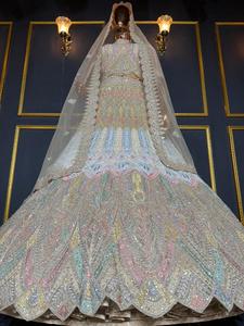 Lehenga choli de mariée entièrement orné, avec un riche travail de jarkan, un style de ceinture robuste et une grande élégance. - Product Image 5