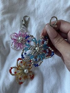 Llavero Bordado con Cuentas de Alta Calidad, con Exquisita Artesanía Hecha a Mano, para Colecciones de Regalos al por Mayor - Product Image 3