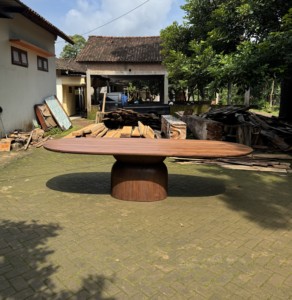Table à manger moderne Merryjane en teck écologique, design minimaliste en bois massif de qualité supérieure pour une salle à manger de luxe et une utilisation en extérieur - Product Image 5