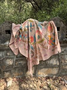 Colcha Suzani Bordada a Mano, Tamaño King, Cubrecama de Algodón, Colcha Tradicional Uzbeka Suzani con Parches Florales, Ropa de Cama Bohemia Hecha a Mano - Product Image 3