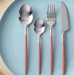 Vaisselle de location pour restaurants et hôtels, idéale pour mariages, avec manche rose poli miroir, comprenant cuillère, fourchette et couteau. - Product Image 2