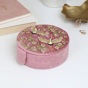 Boîte à bijoux haut de gamme, boîte d'emballage, organiseur, boîte à montres, boîte à bagues, boîte à bijoux en tissu velours magnétique par Whimsy Art Craft - Product Image 4