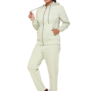 Survêtements pour femmes à prix abordable, taille personnalisée, pour le streetwear, vente chaude, en molleton de coton, couleur unie, ensemble de survêtements zippés pour femmes - Product Image 1