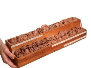 Plateau décoratif rectangulaire en bois avec motif floral en relief, plateau de service moderne de luxe pour la maison, l'hôtel, la décoration de mariage - Product Image 4