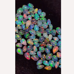 Émeraude taille ovale 1,5 ct, tourmaline taille facettes 58 ct, opale cabochon rond poire 114 ct, tourmaline taille 32,5 ct - 4 lots de pierres précieuses - Product Image 4