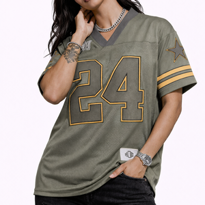 เสื้อเจอร์ซีย์อเมริกันฟุตบอลผู้หญิงคุณภาพพรีเมียม ผ้าตาข่ายทรงโอเวอร์ไซส์ สตรีทแวร์ ชุดทีม ระบายอากาศได้ดี โพลีเอสเตอร์ รับทำโลโก้ตามสั่ง OEM สหรัฐอเมริกา - Product Image 4